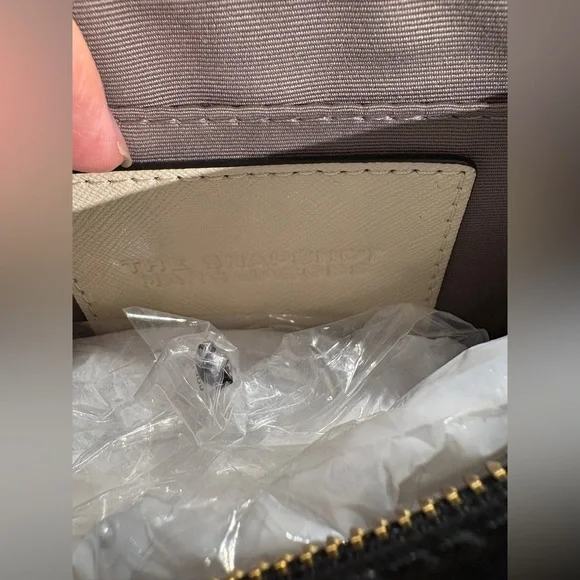 Marc Jacobs The Snapshot Bag Cream and Black Crossbody NWT - Picture 6 of 9